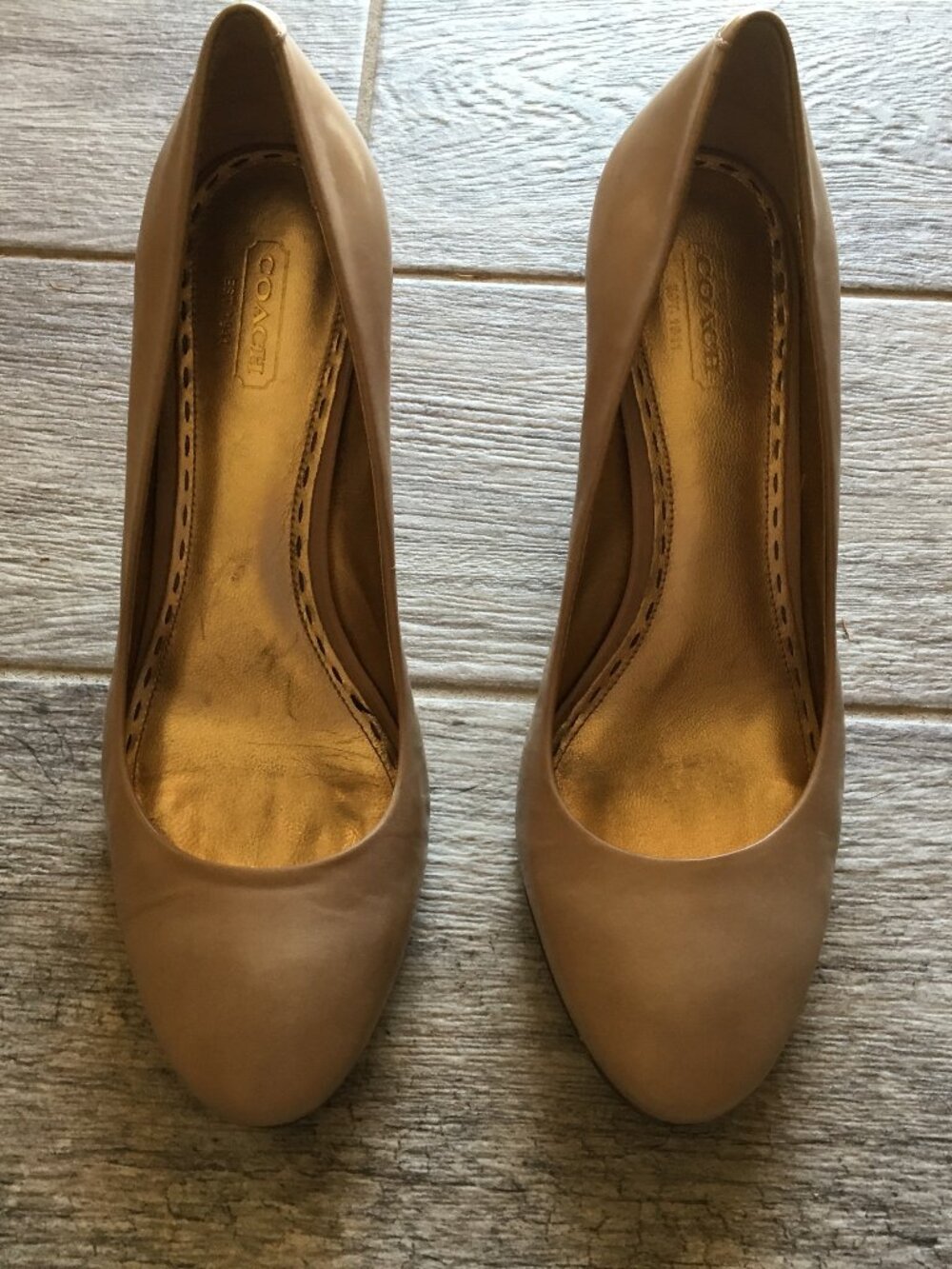 Coach Sheri Beige Patent Leather Pumps, Size 8.5M (NWOT)